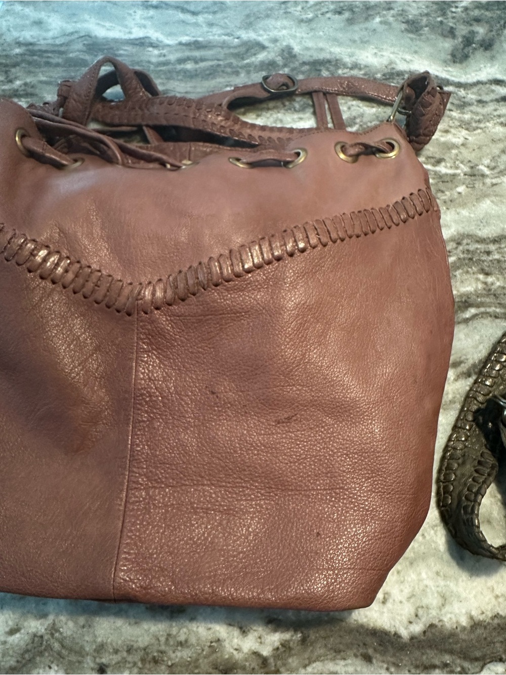 Day & Mood Stylish Olive Green and Dusty Rose Leather Handbags - Picture 8 of 16